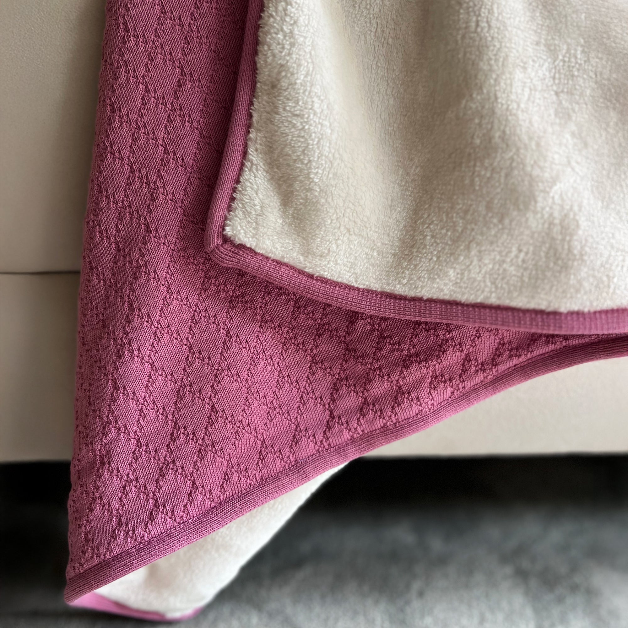Cobija De Rombos Rosa Con Interior Caliente