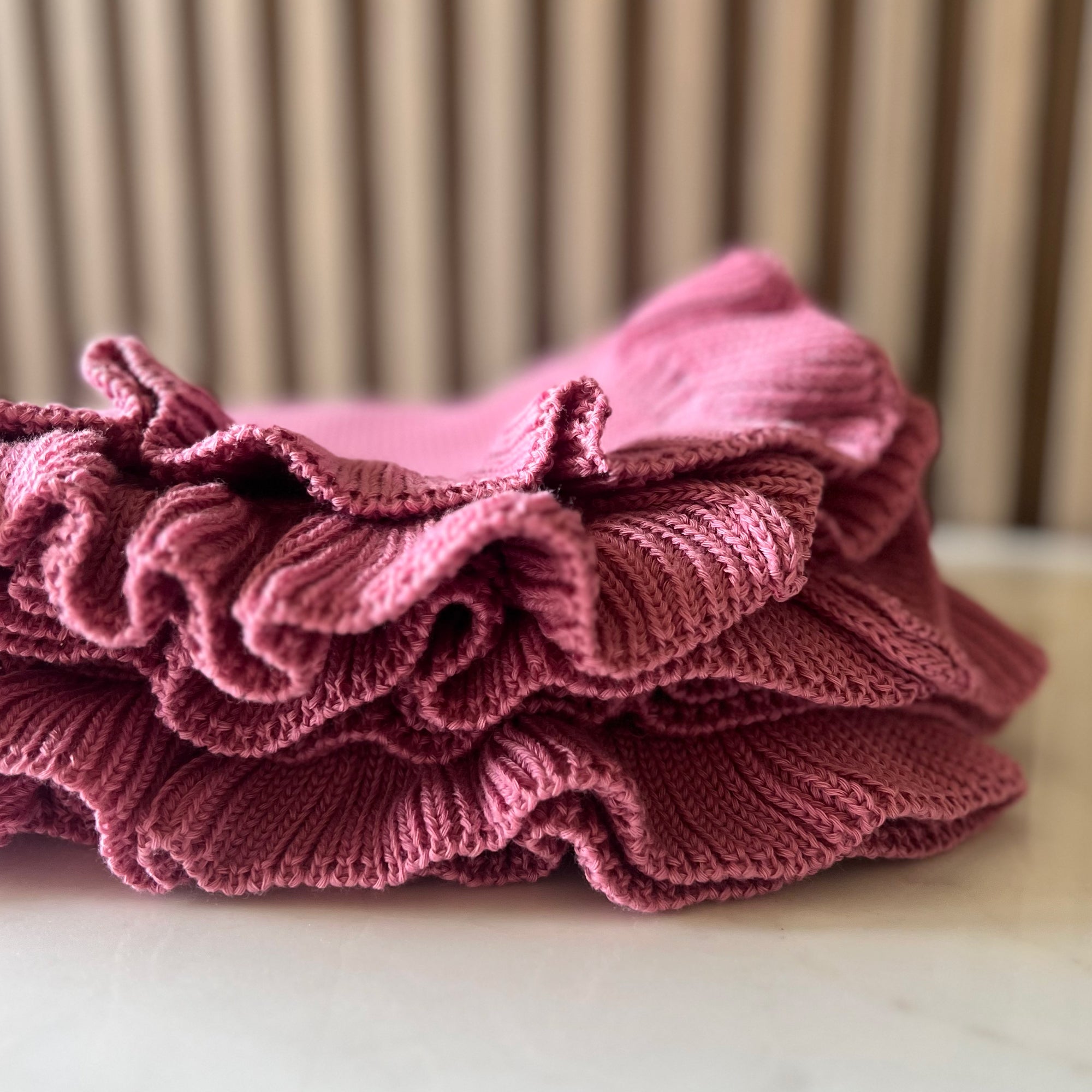 Cobija Tejida Con Olanes Rosa