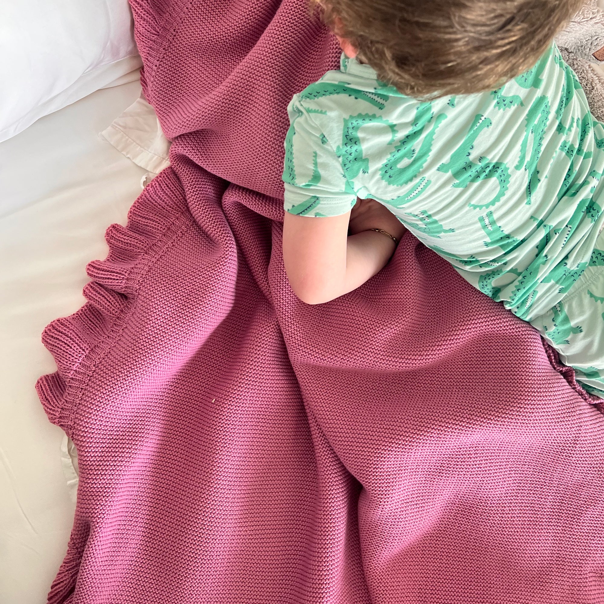 Cobija Tejida Con Olanes Rosa