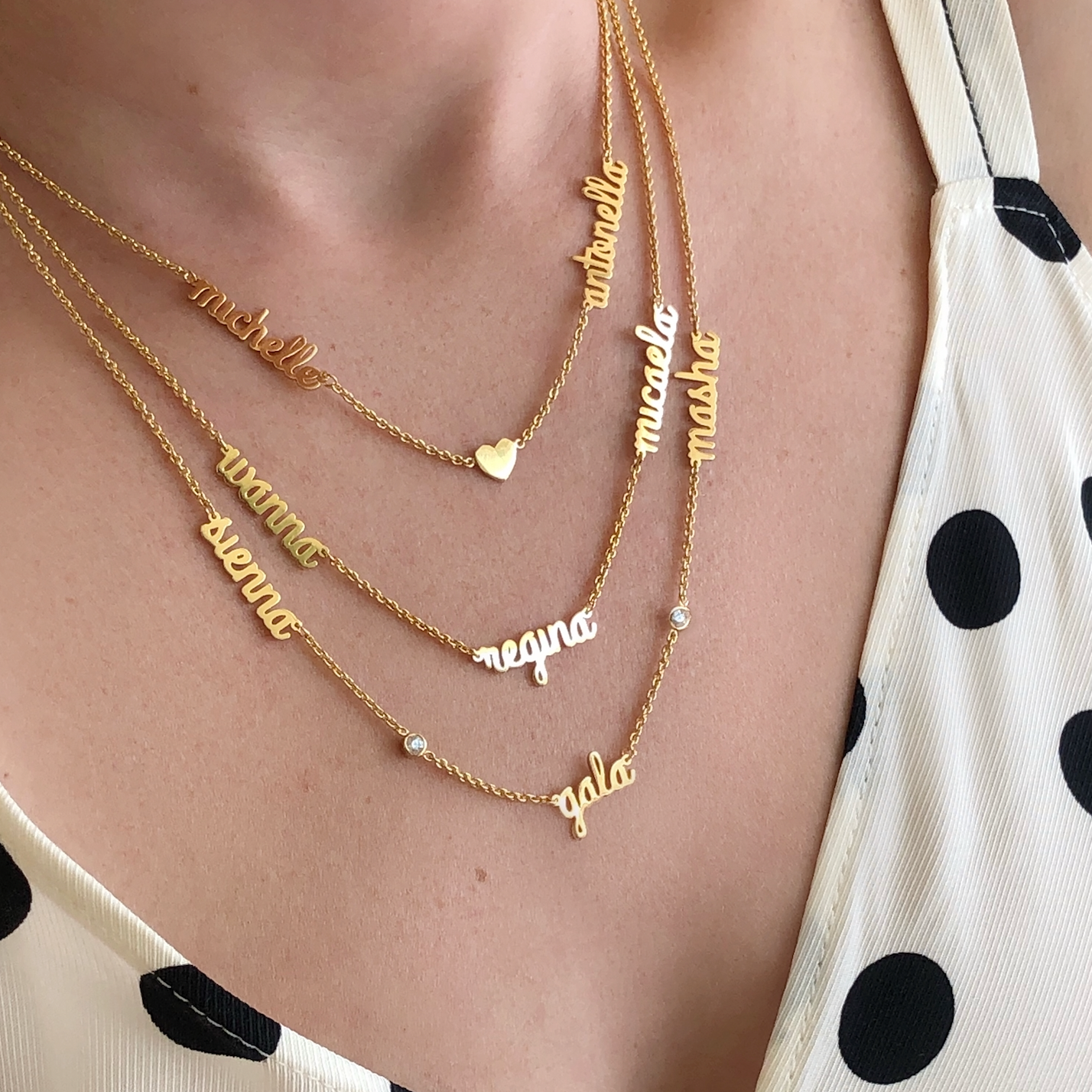 Collar Familia Naomi Con Figura