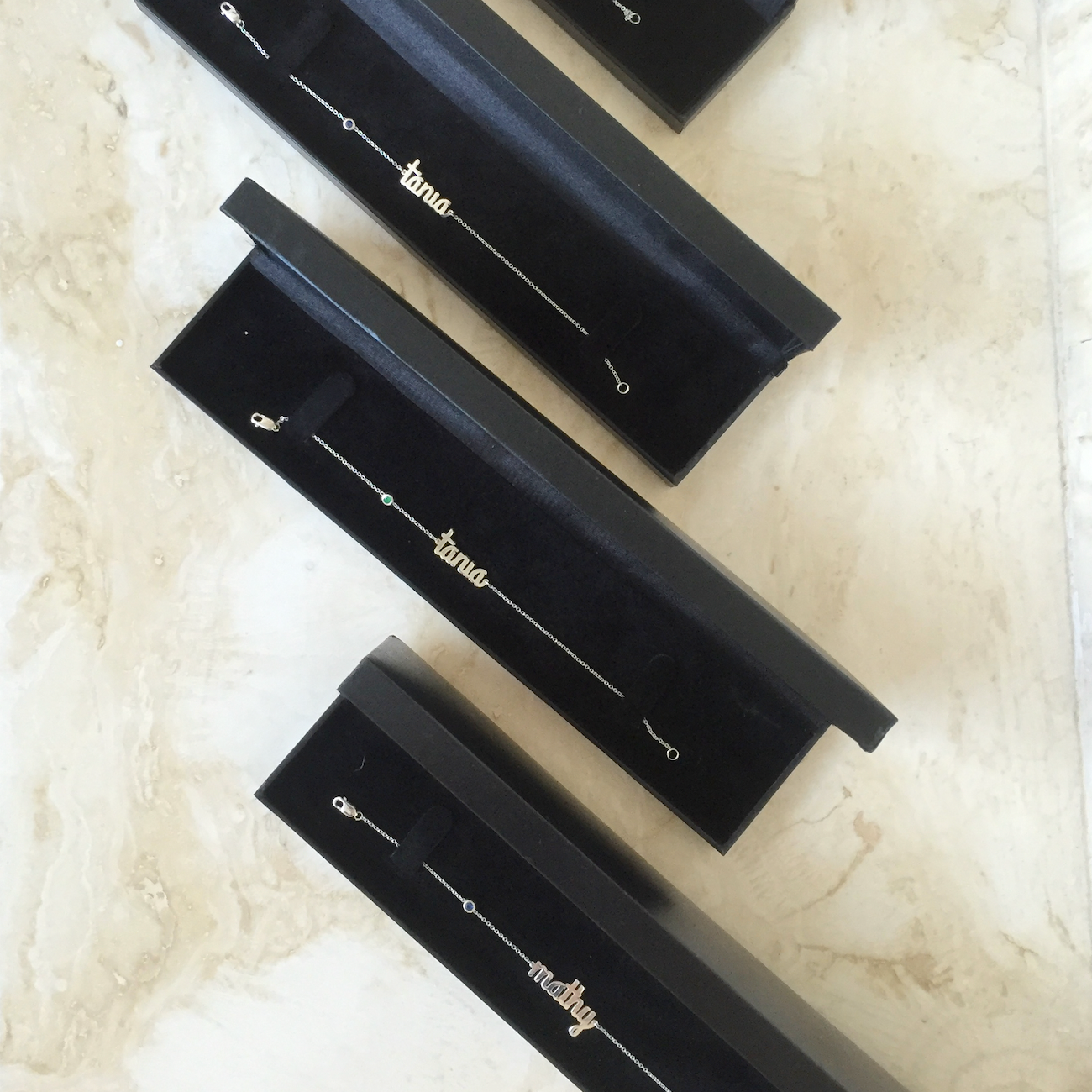 Pulsera De Nombre Con Piedra