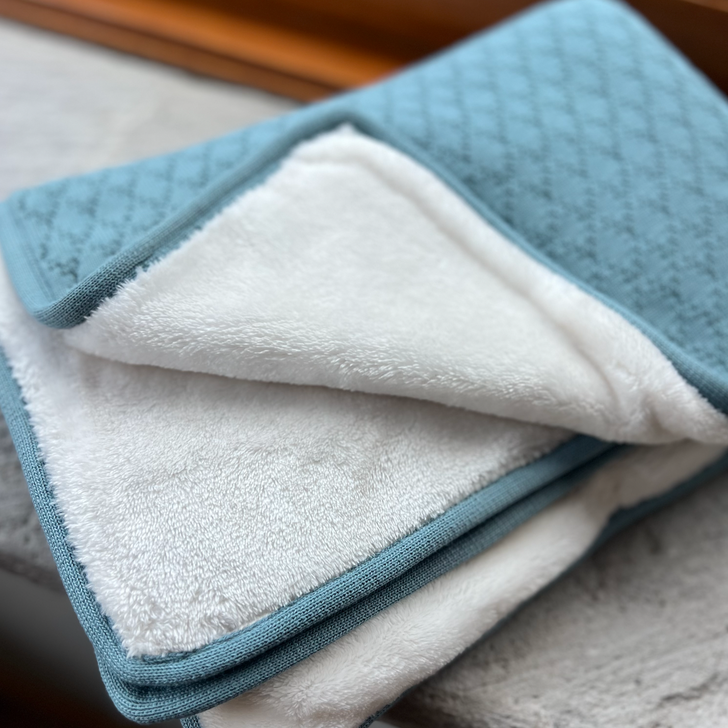 Cobija De Rombos Azul Con Interior Caliente