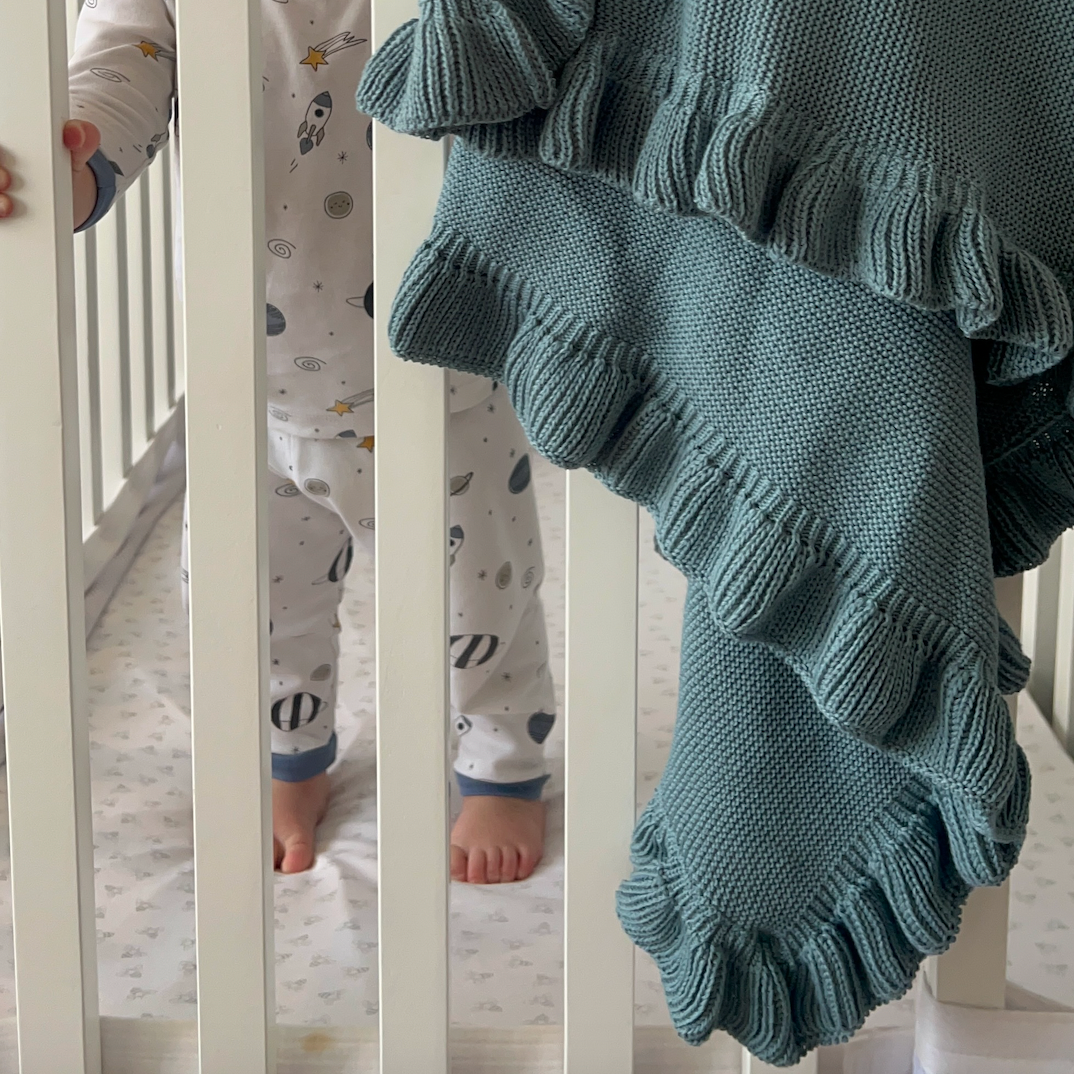 Cobija Tejida Con Olanes Azul