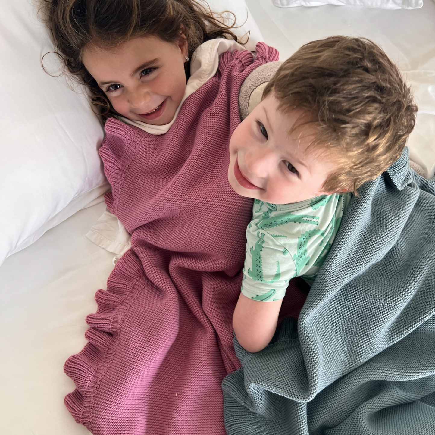 Cobija Tejida Con Olanes Azul