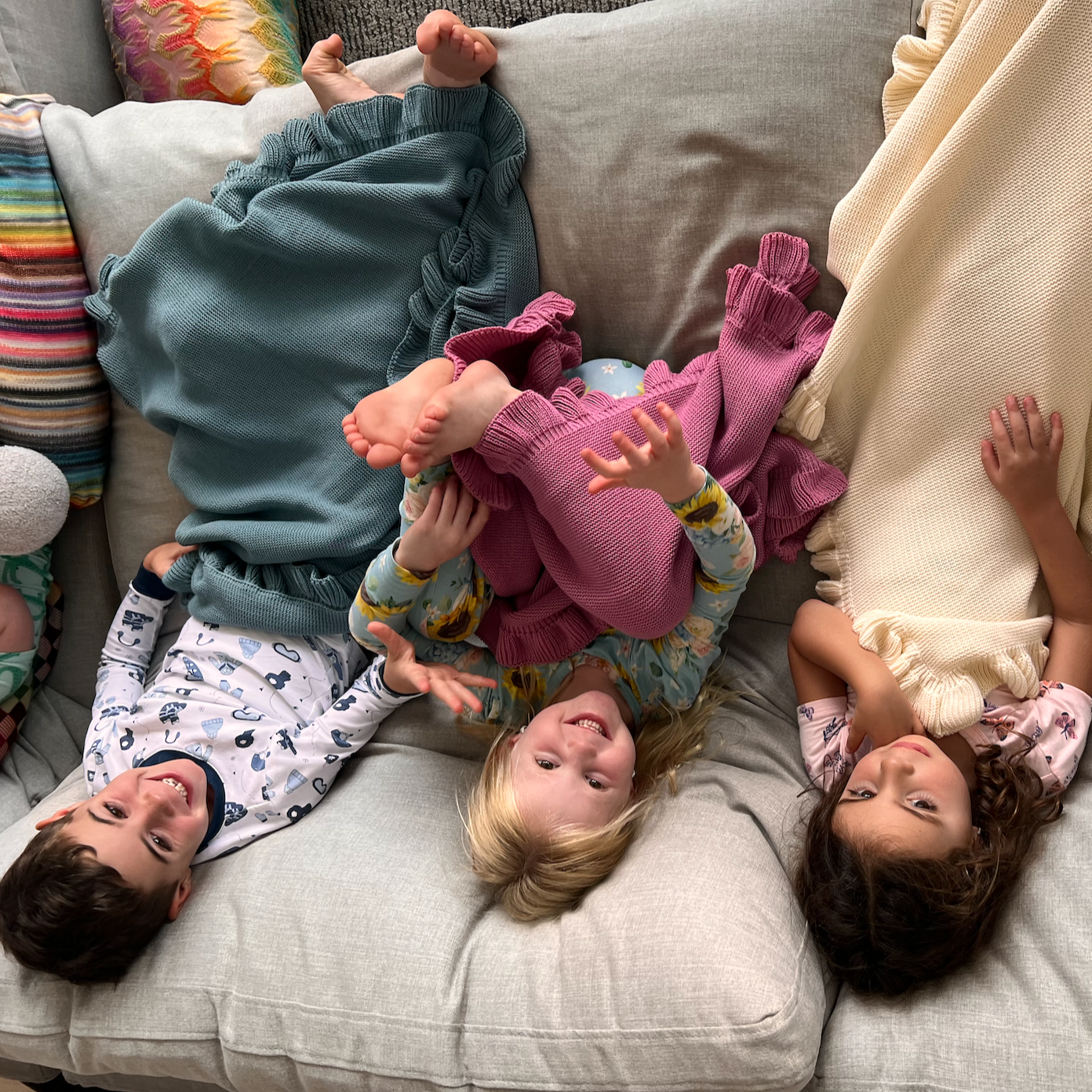 Cobija Tejida Con Olanes Azul