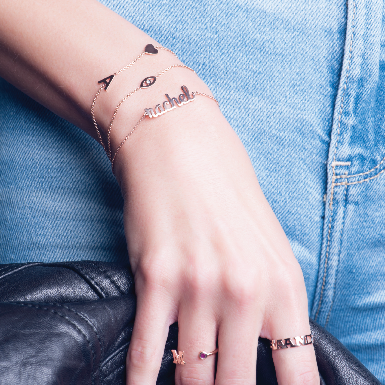 pulseras de nombre y pulseras de iniciales personalizadas en plata y en oro 14k