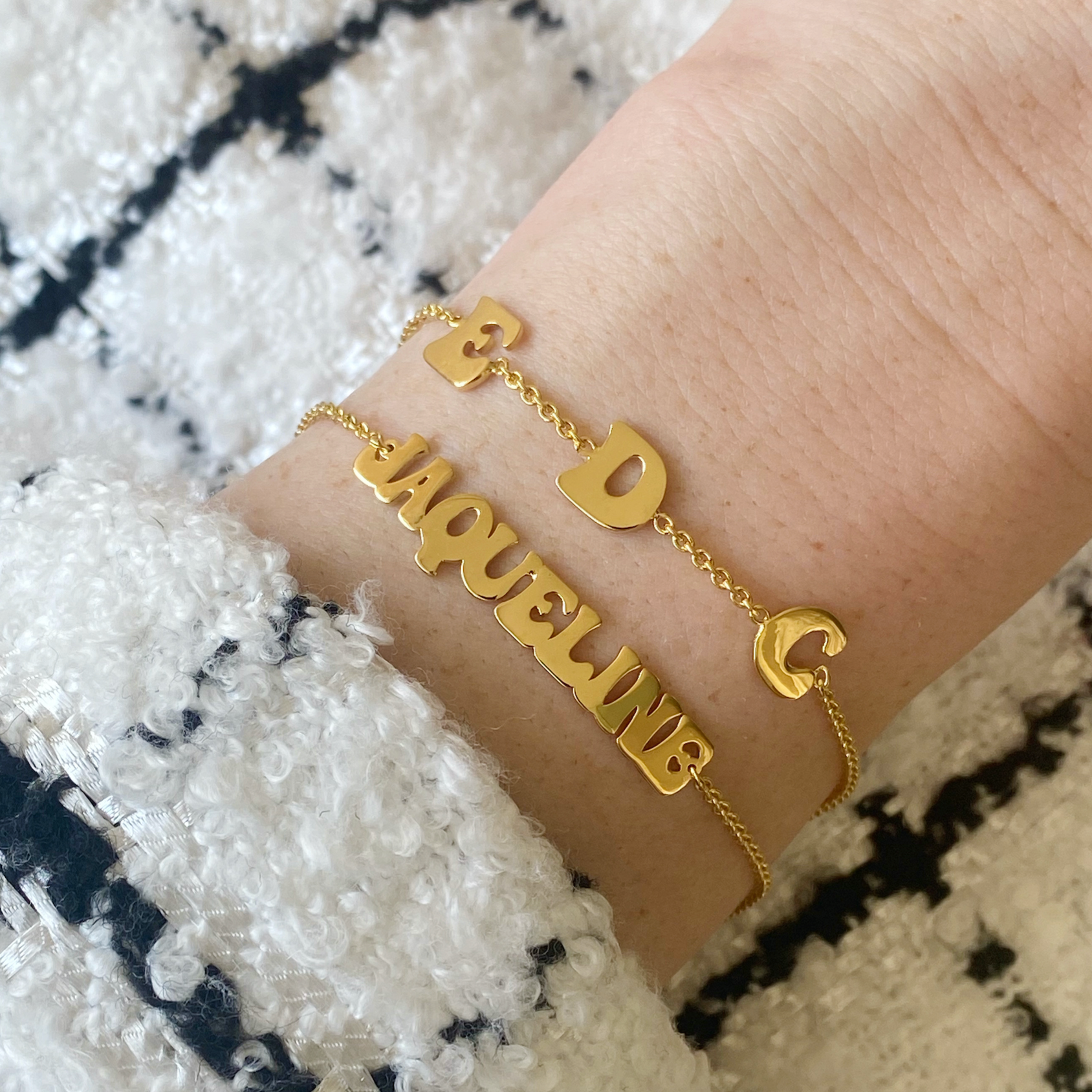 Pulsera Groovy De Iniciales