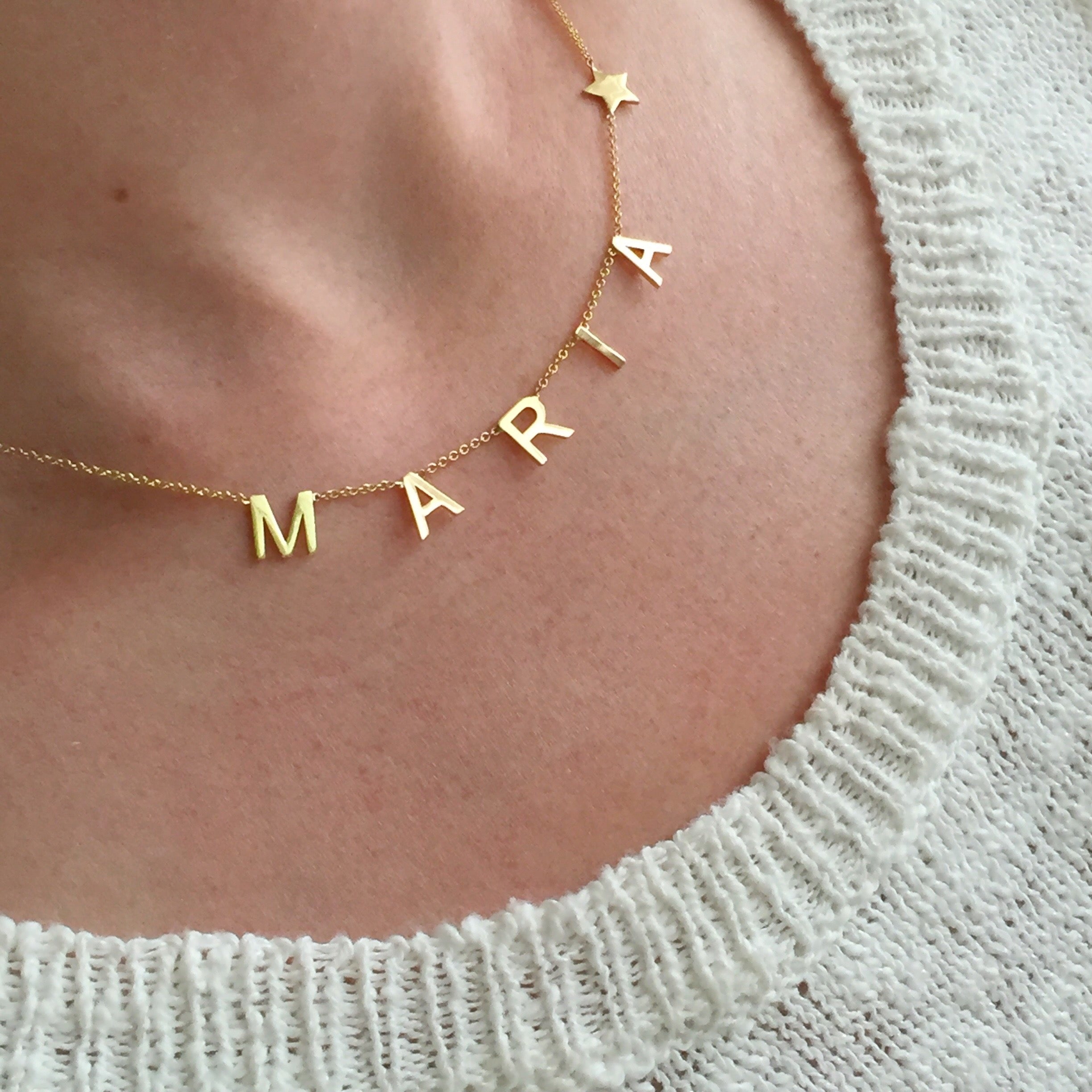 Collar Sandy Con Figura