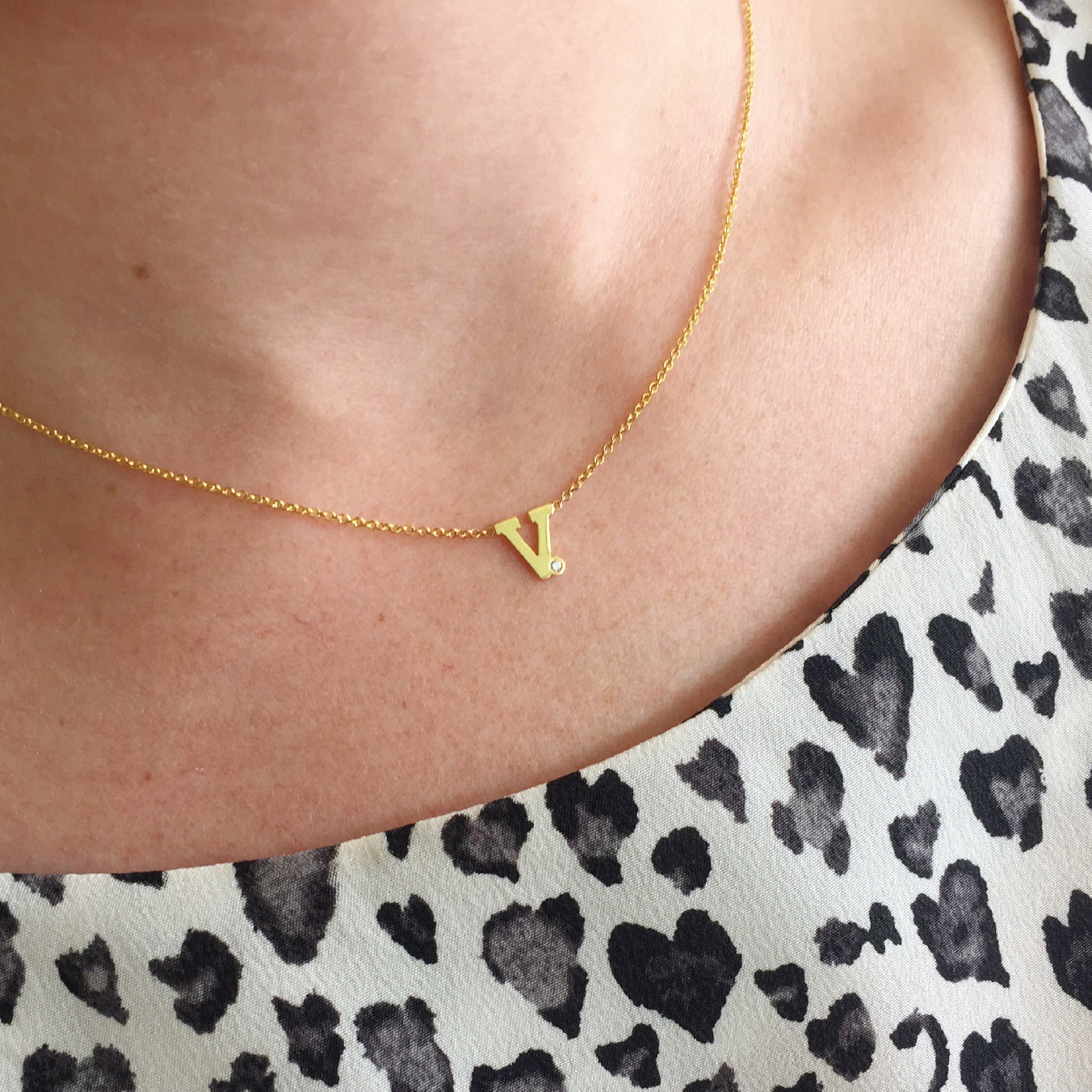 collar del letra en oro 14k y en plata .925, regalo para dia de madres, regalo de navidad