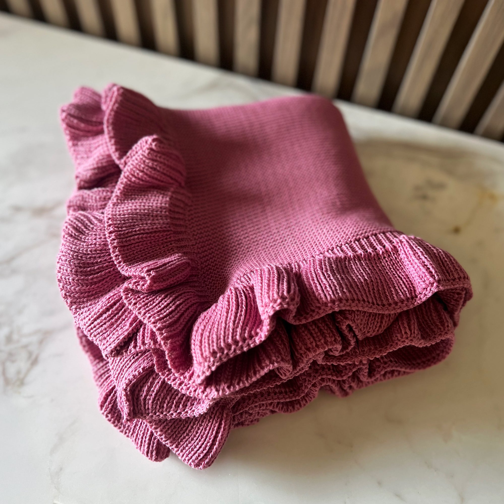 Cobija Tejida Con Olanes Rosa