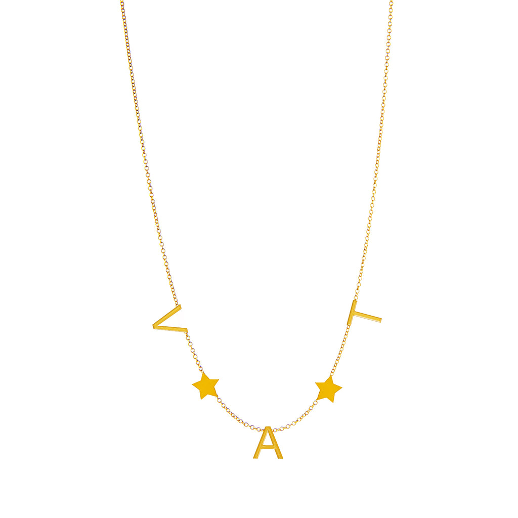 collar de 3 letras con estrellas hecha en oro 14k