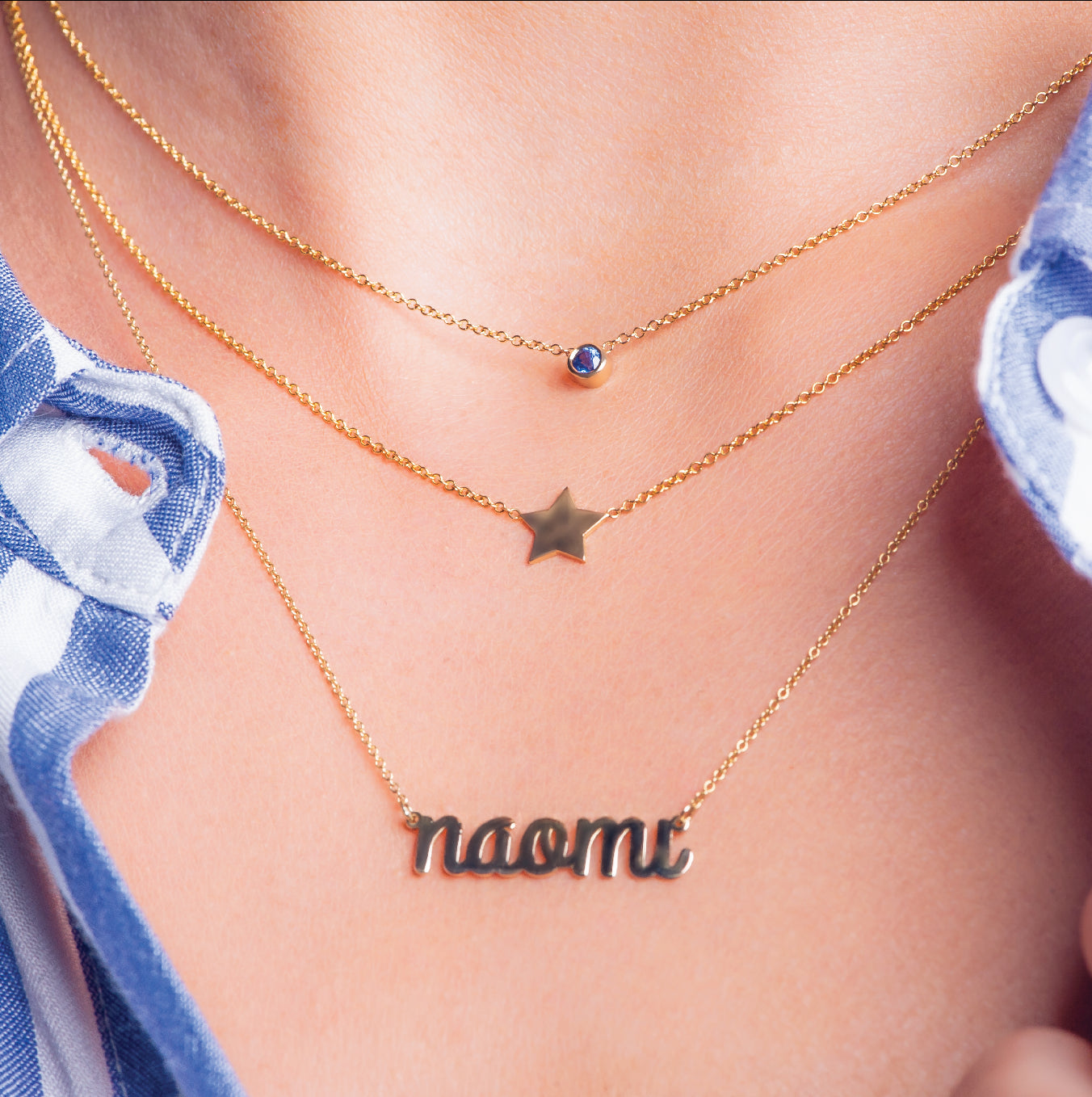 collar de zafiro en oro 14k, collar de estrella en oro 14k y collar de nombre en oro 14k