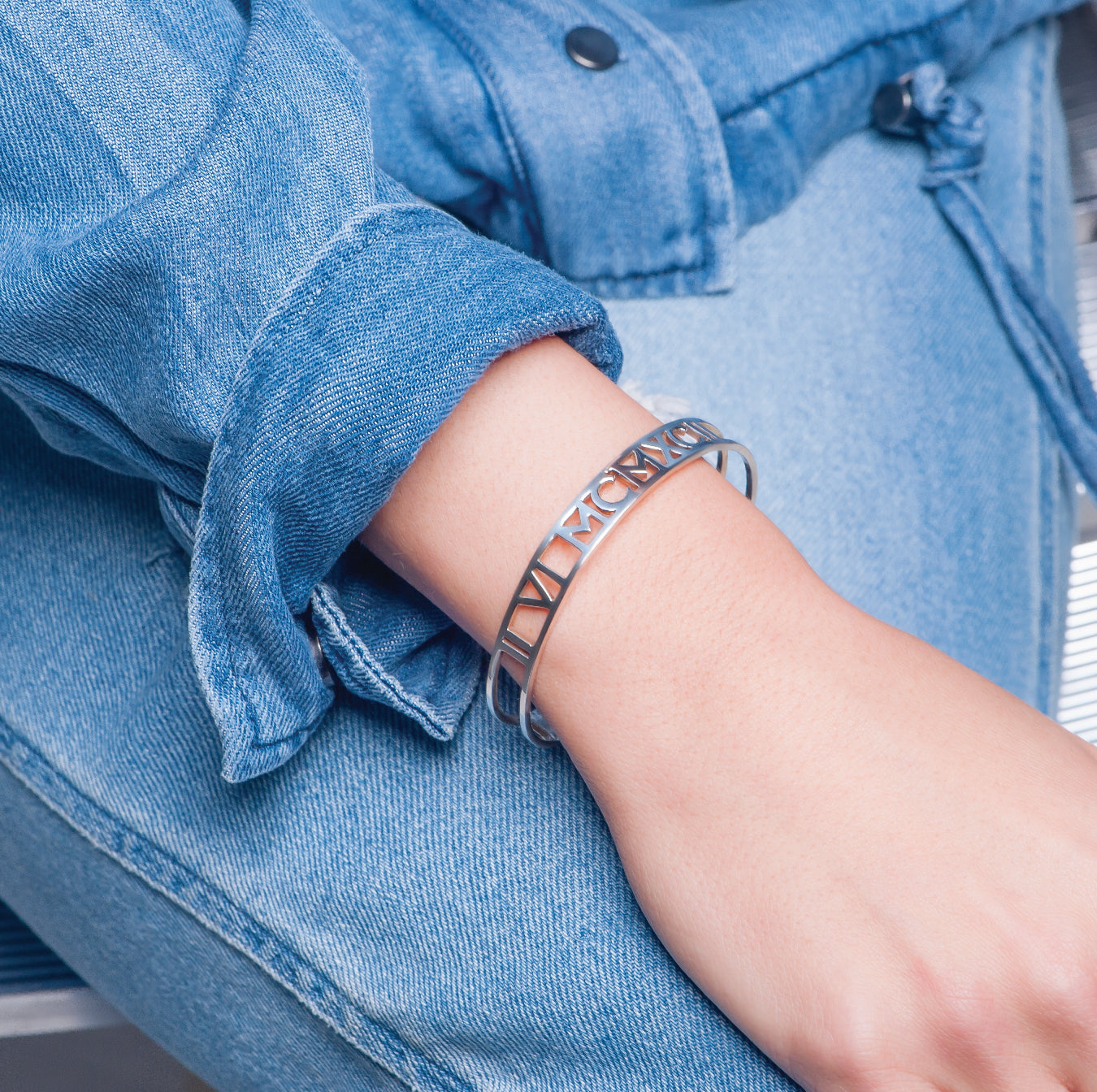 pulsera de fecha con numeros romanos en plata .925